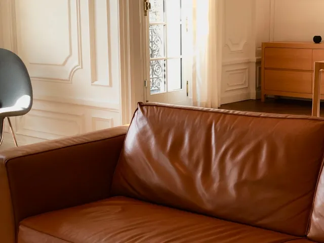 Jak wybrać sofę modułową do nowoczesnego mieszkania?