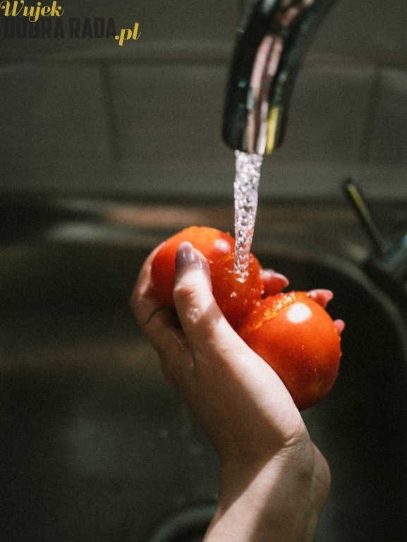 Sekrety Usuwania Skóry z Pomidorów: Skuteczne i Proste Metody