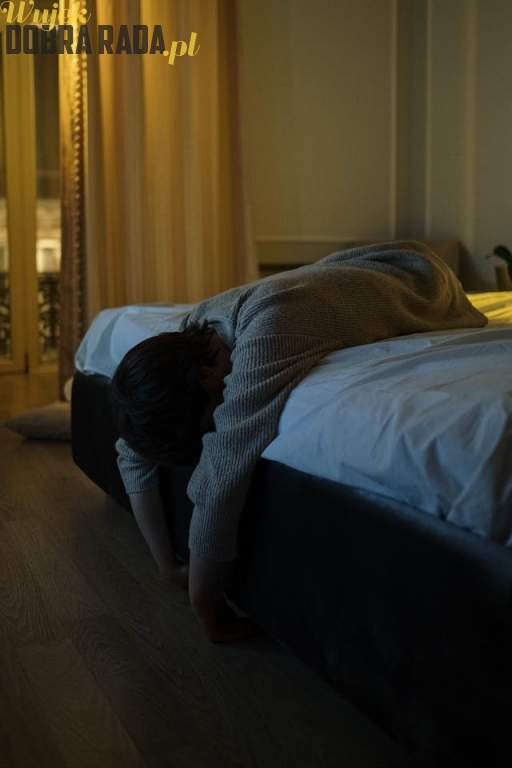 Techniki Radzenia Sobie z Bezsensownością: Kluczowe Strategie dla Lepszego Snu